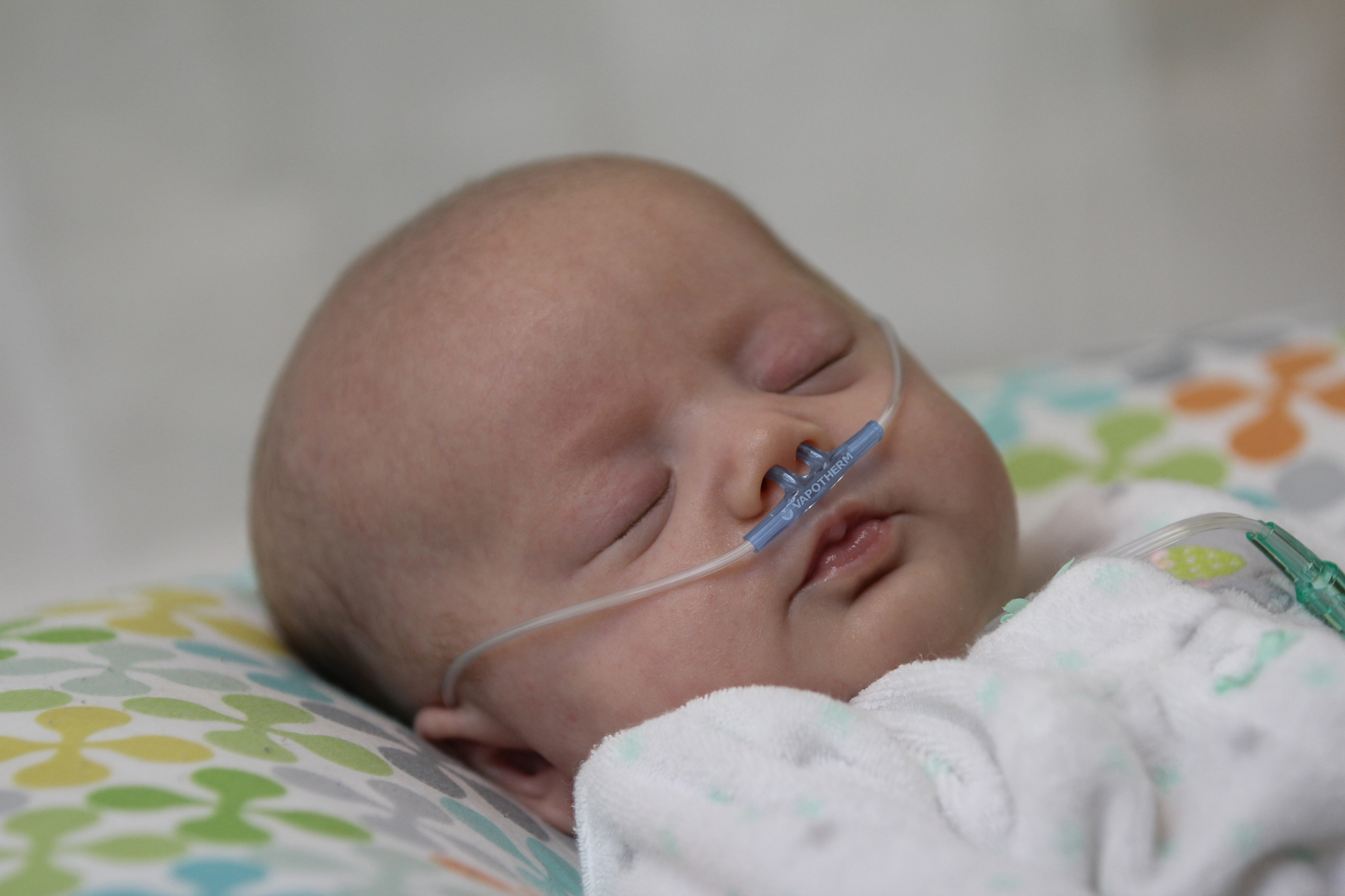 Infant on sale nasal cannula